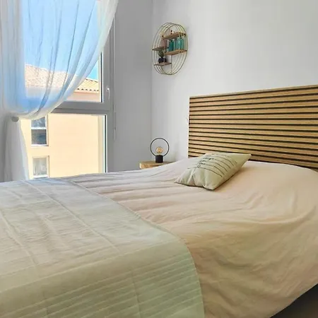 Spacious With Lovely Terrace * Saint-Raphaël