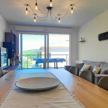 Apartment Spacious With Lovely Terrace *