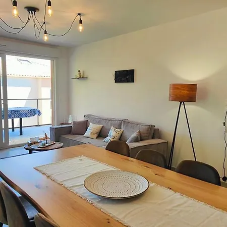 דירה Spacious With Lovely Terrace