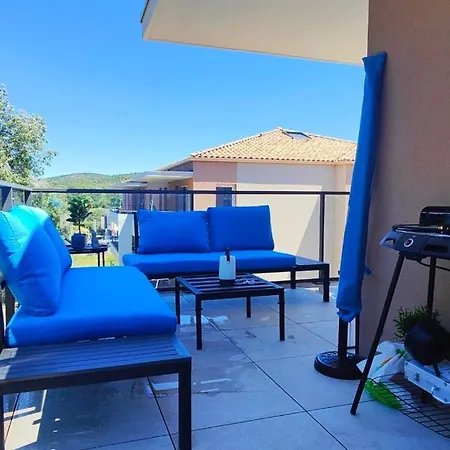 Lägenhet Spacious With Lovely Terrace Saint-Raphaël