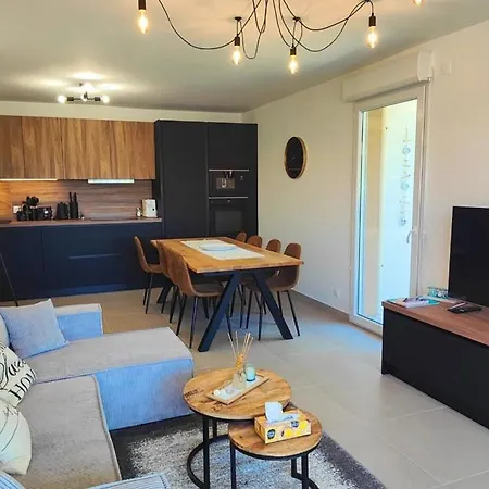 דירה Spacious With Lovely Terrace Saint-Raphaël