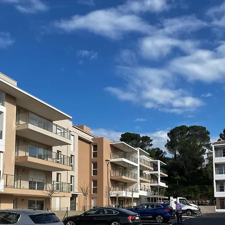 דירה Spacious With Lovely Terrace Saint-Raphaël