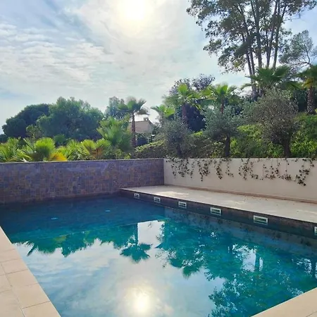 Spacious With Lovely Terrace דירה Saint-Raphaël